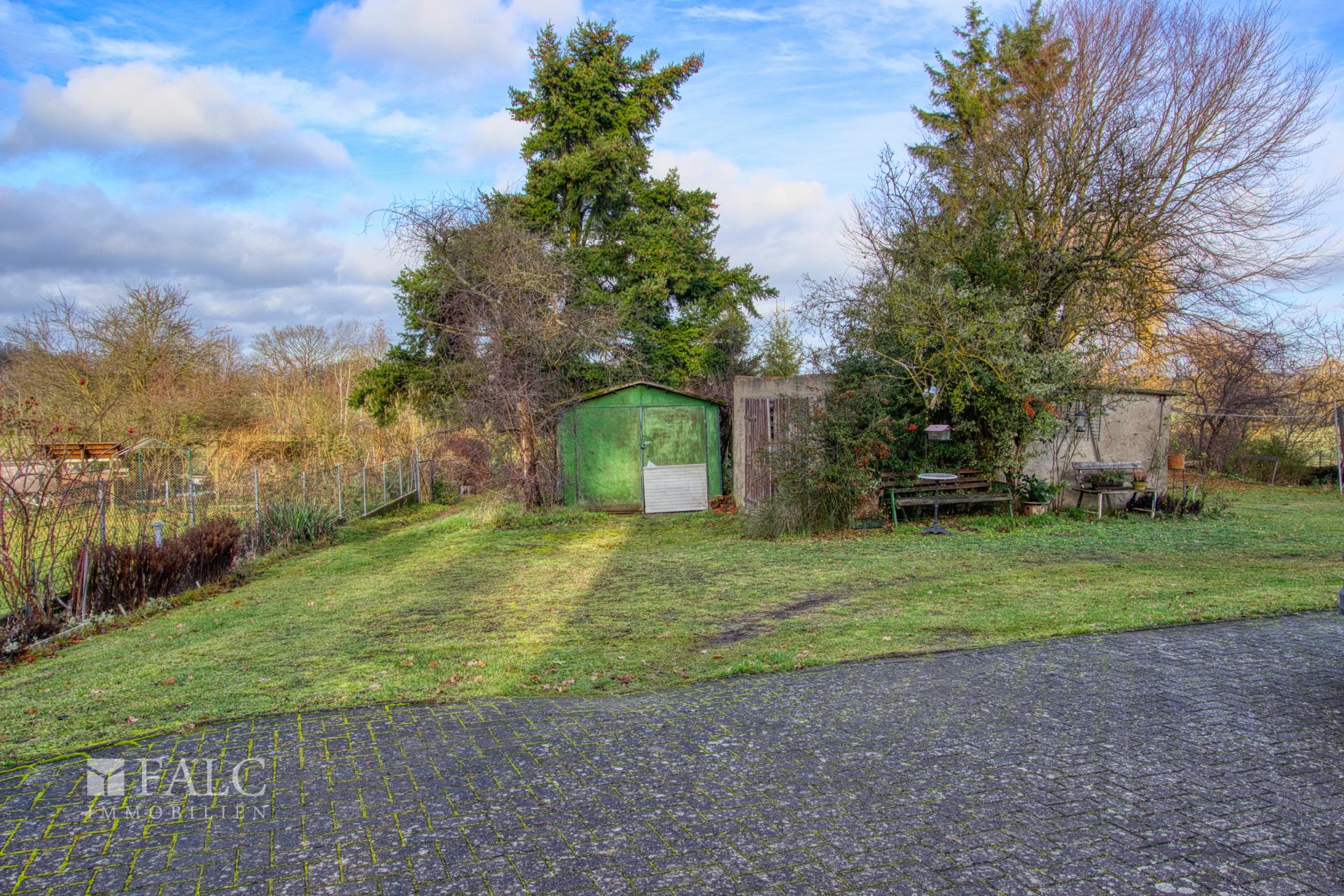 Hof- und Gartenfläche